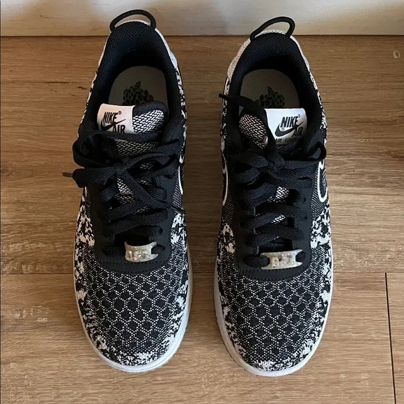 Nike Air Force 1 Fly Knit - Picture 4 of 8